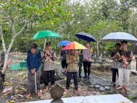 Ziarah Makam Lurah Pendahulu dalam Rangka Hari Jadi Kalurahan Pulutan ke-135